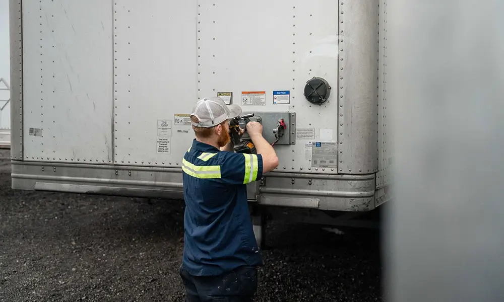 outsourced-fleet-maintenance-vs-in-house-maintenance outsourced-fleet-maintenance-vs-in-house-maintenance