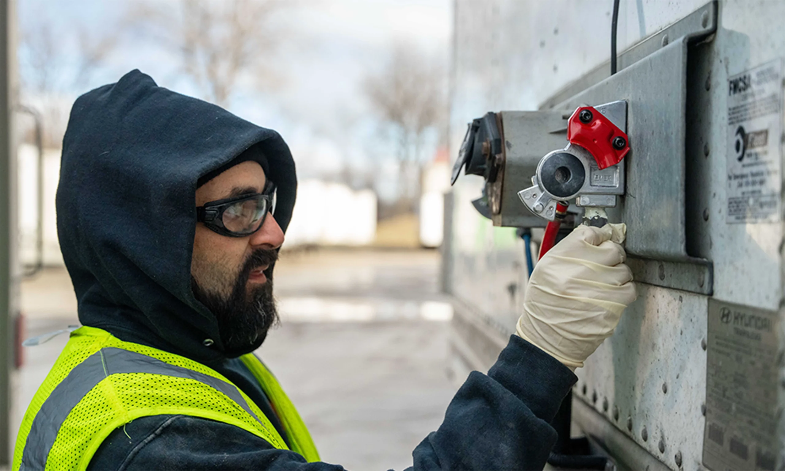 Choosing the Right Emergency Roadside Service Provider choosing-the-right-emergency-roadside-service-provider